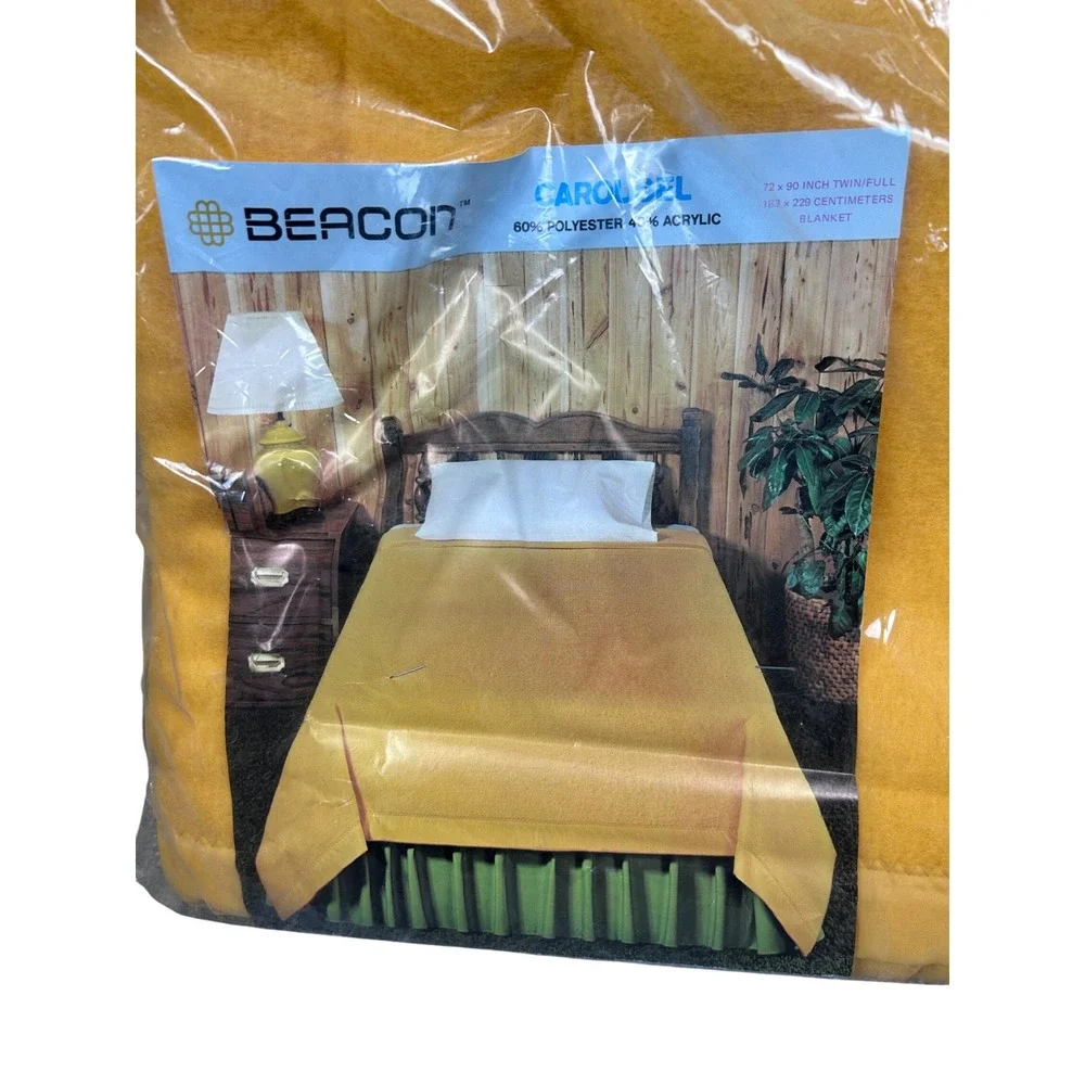 Vintage Beacon Carousel‎ Blanket Twin/Full 72x90 Yellow Polyester Acrylic Blend